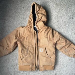 Boys Carhart coat. EUC. SIZE XS (6)